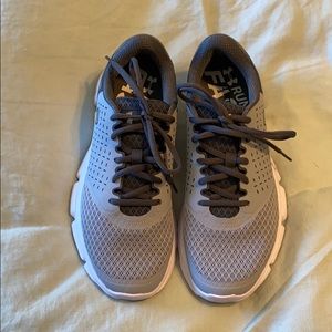 Under Armour Men’s Speed Swift 2 size 8.5